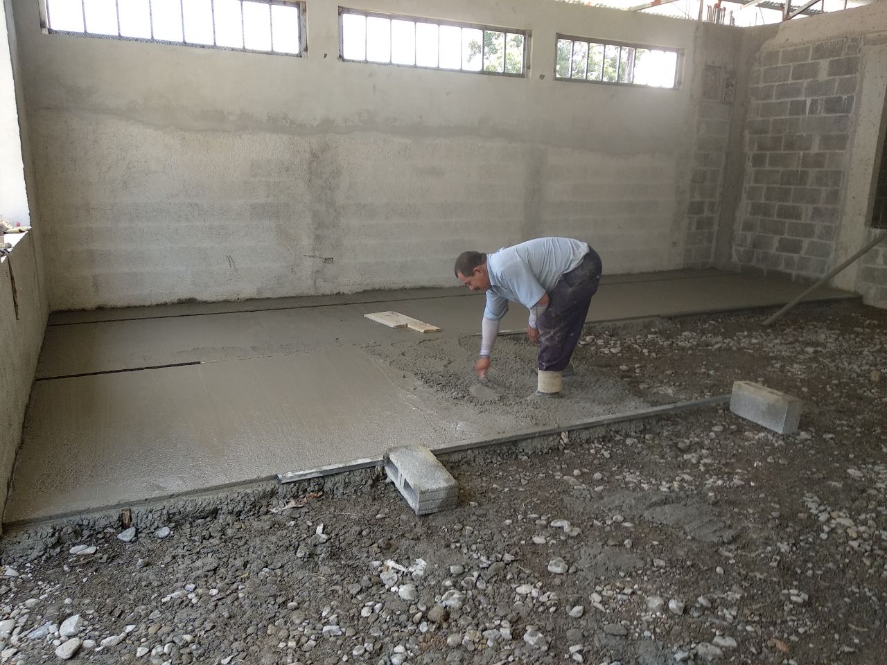 Gleichmäßig den Beton verteilen...